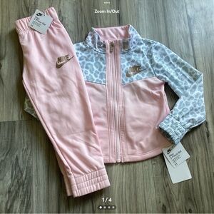 Nike Tracksuit toddler girls size 3T(NWT) ~PRICE IS FIRM, NO OFFERS~